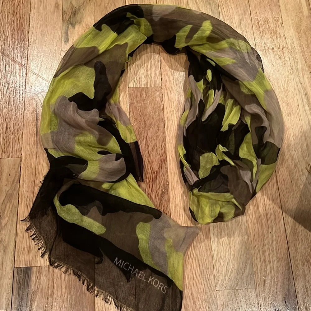 Long sheer Michael kors camo scarf - Picture 1 of 1